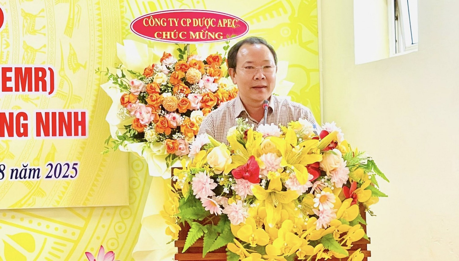 BS Đinh Viễn Anh – Phó Giám đốc Sở Y tế Quảng Trị phát biểu chỉ đạo tại hội nghị